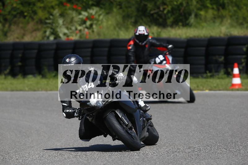 /Archiv-2024/29 12.06.2024 MOTO.CH Track Day ADR/Gruppe blau/94